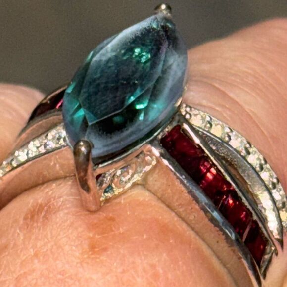 925 Silver & Green Tsavorite & Red Garnet tuxedo ring Sz 9,6.46g,16x7.5mm CZ - Picture 2 of 8